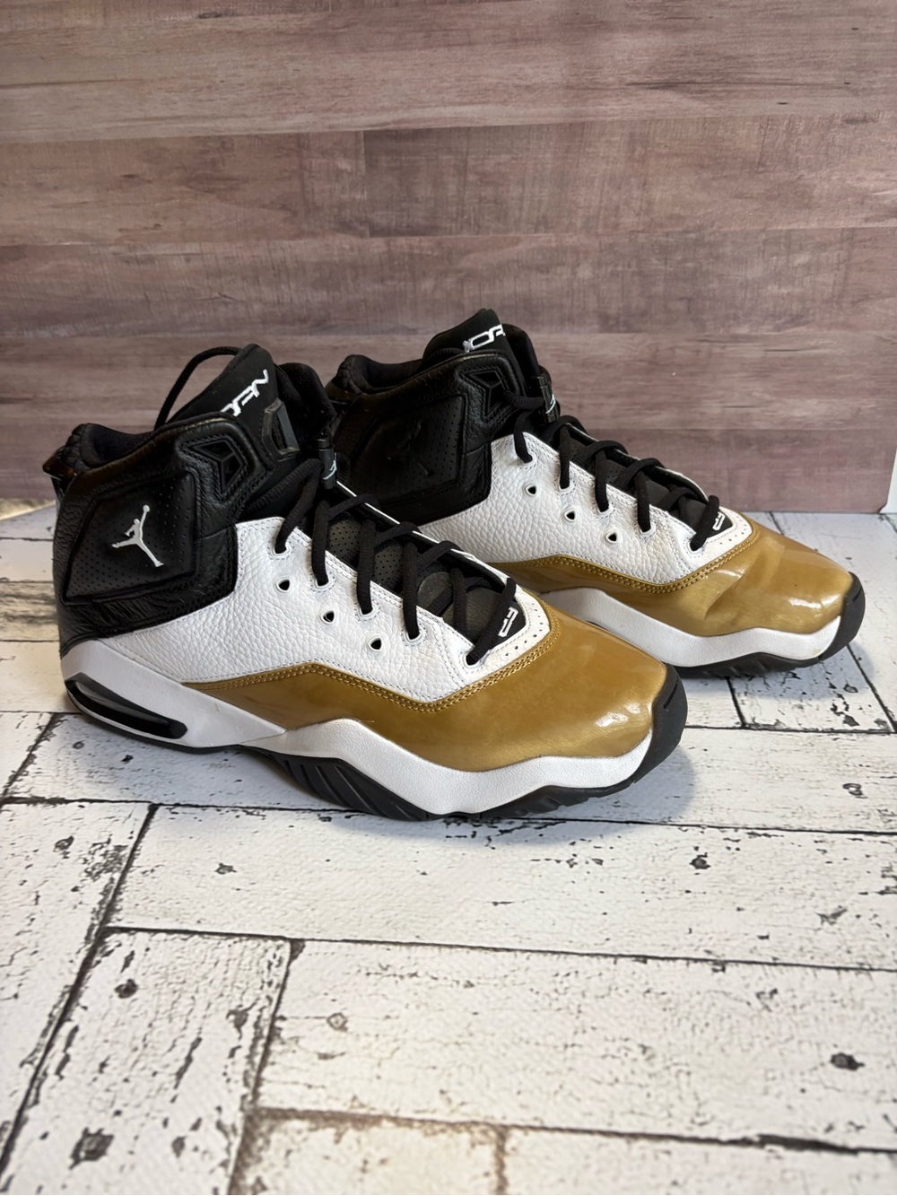 Nike Air Jordan - Picture 2 of 5